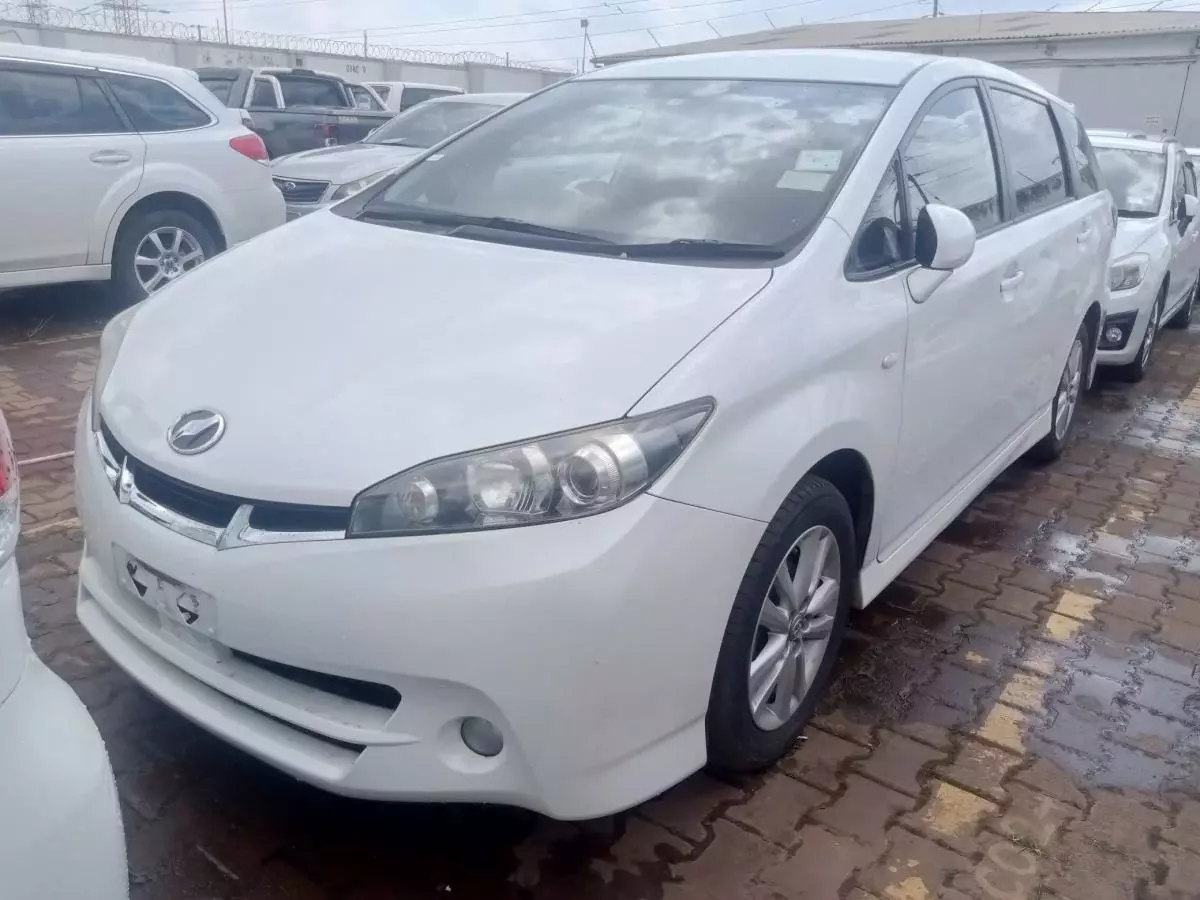 Toyota Wish   - 2010