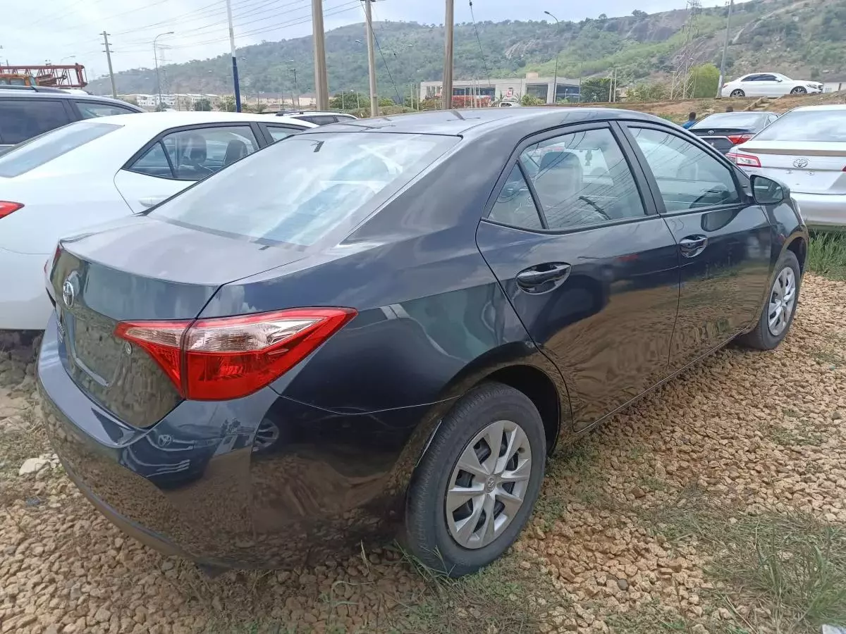 Toyota Corolla   - 2015