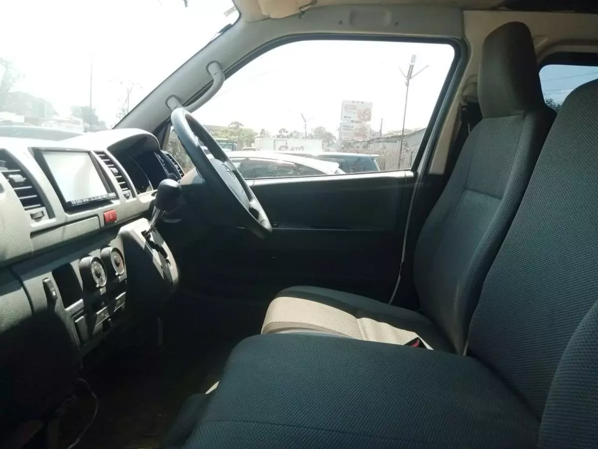 Toyota Hiace   - 2012