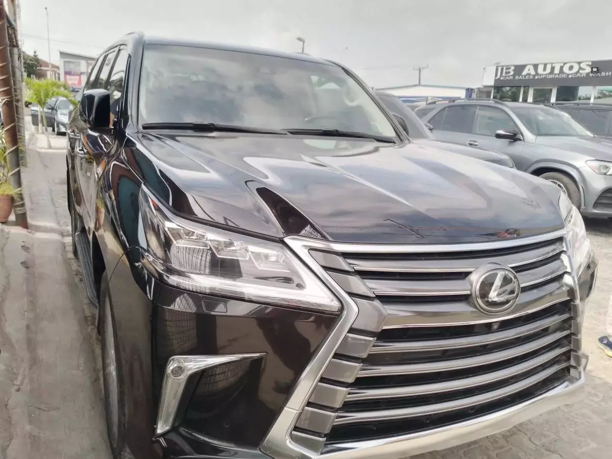 Lexus LX 570   - 2020