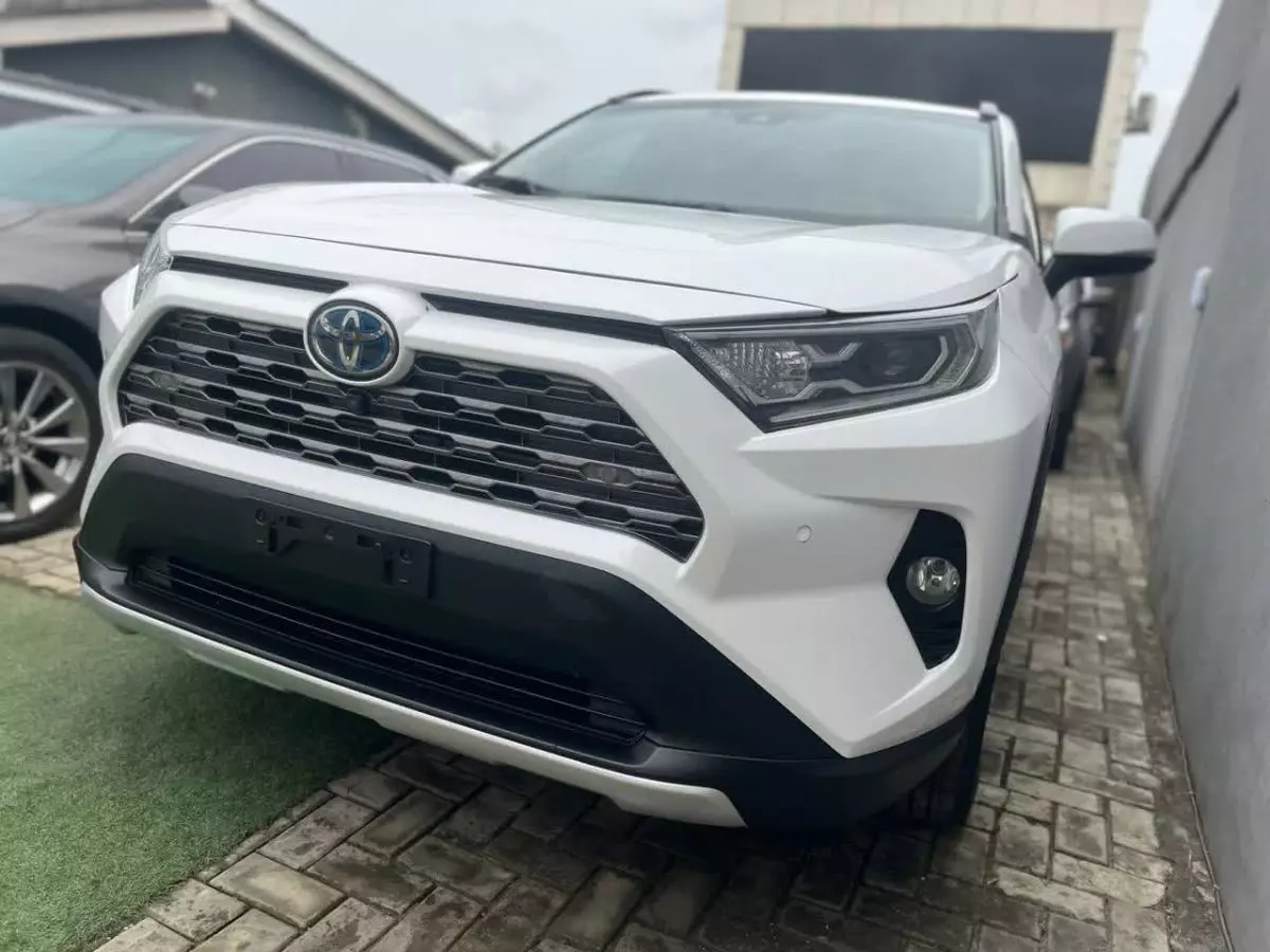 Toyota Rav 4 Hybrid   - 2019