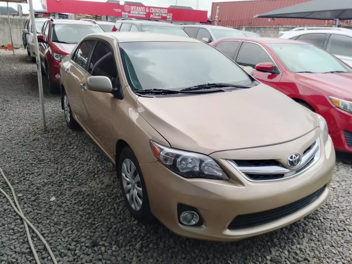 Toyota Corolla   - 2011