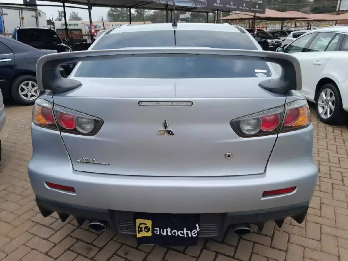 Mitsubishi Lancer - 2012