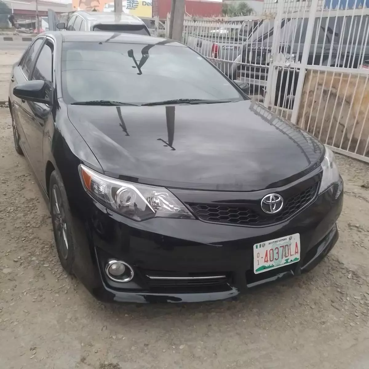 Toyota Camry   - 2014