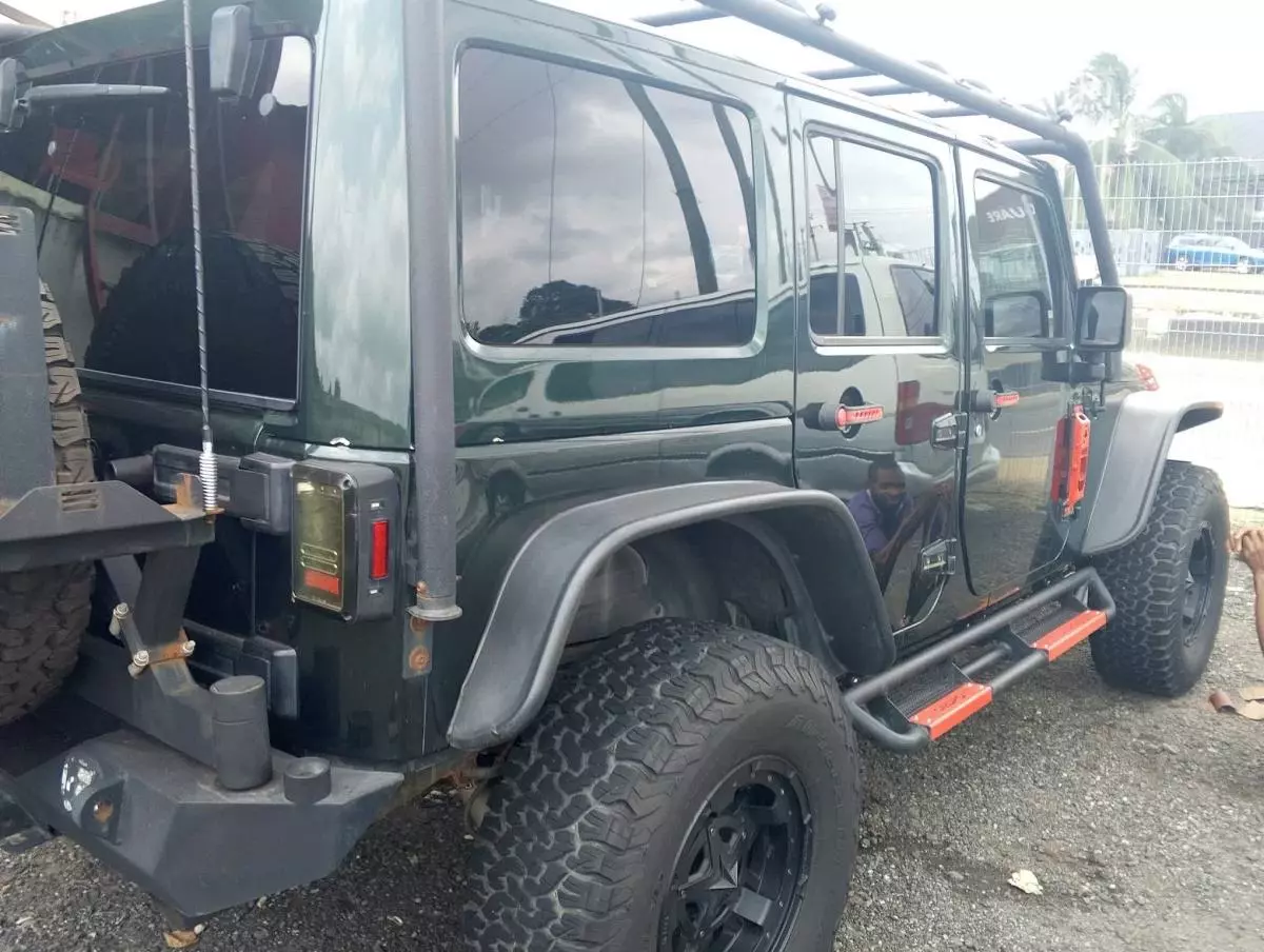 JEEP Wrangler Sahara   - 2011