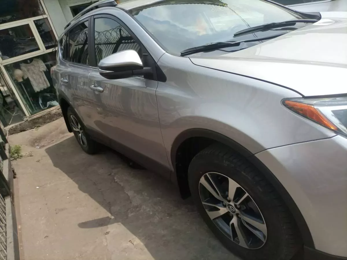 Toyota RAV 4 - 2018