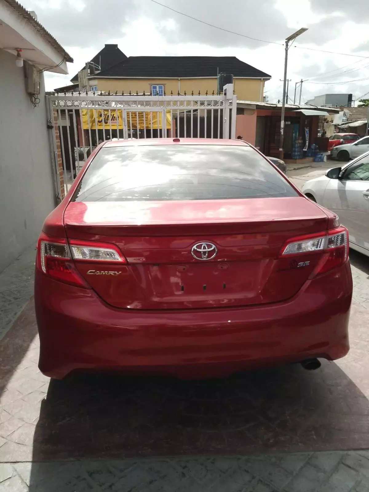 Toyota Camry   - 2012