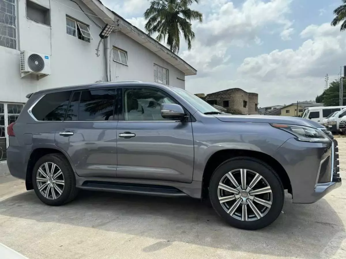 Lexus LX 570   - 2016