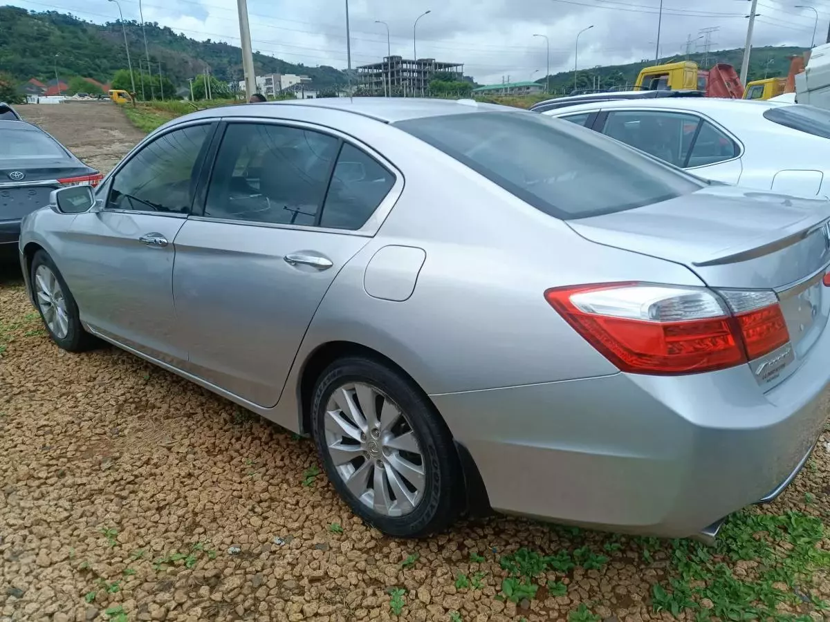 Honda Accord - 2015