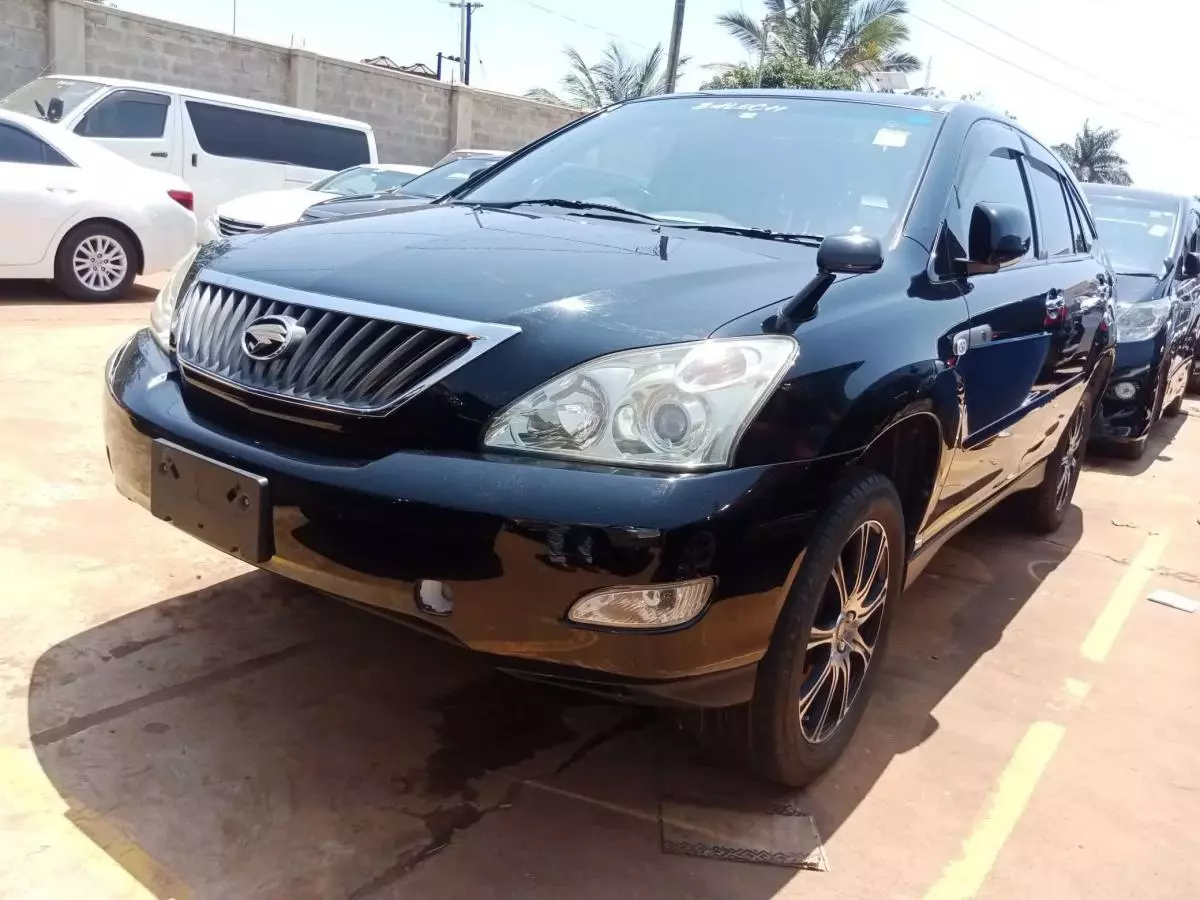 Toyota Harrier   - 2011