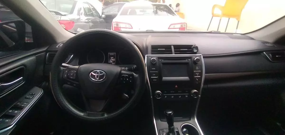 Toyota Camry - 2016
