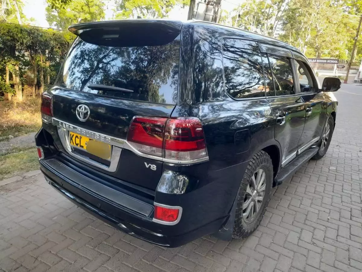 Toyota Landcruiser  V8 - 2010