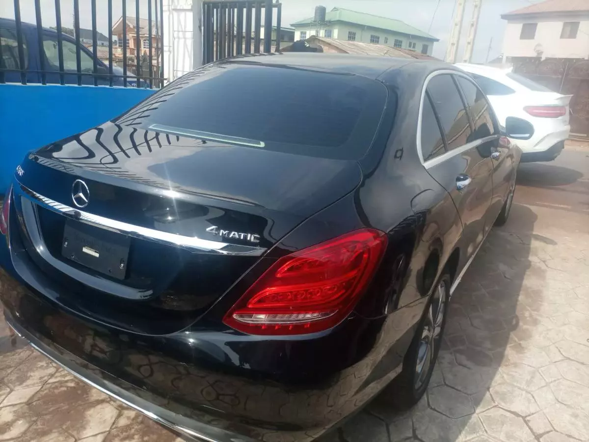 Mercedes-Benz C 300 - 2015