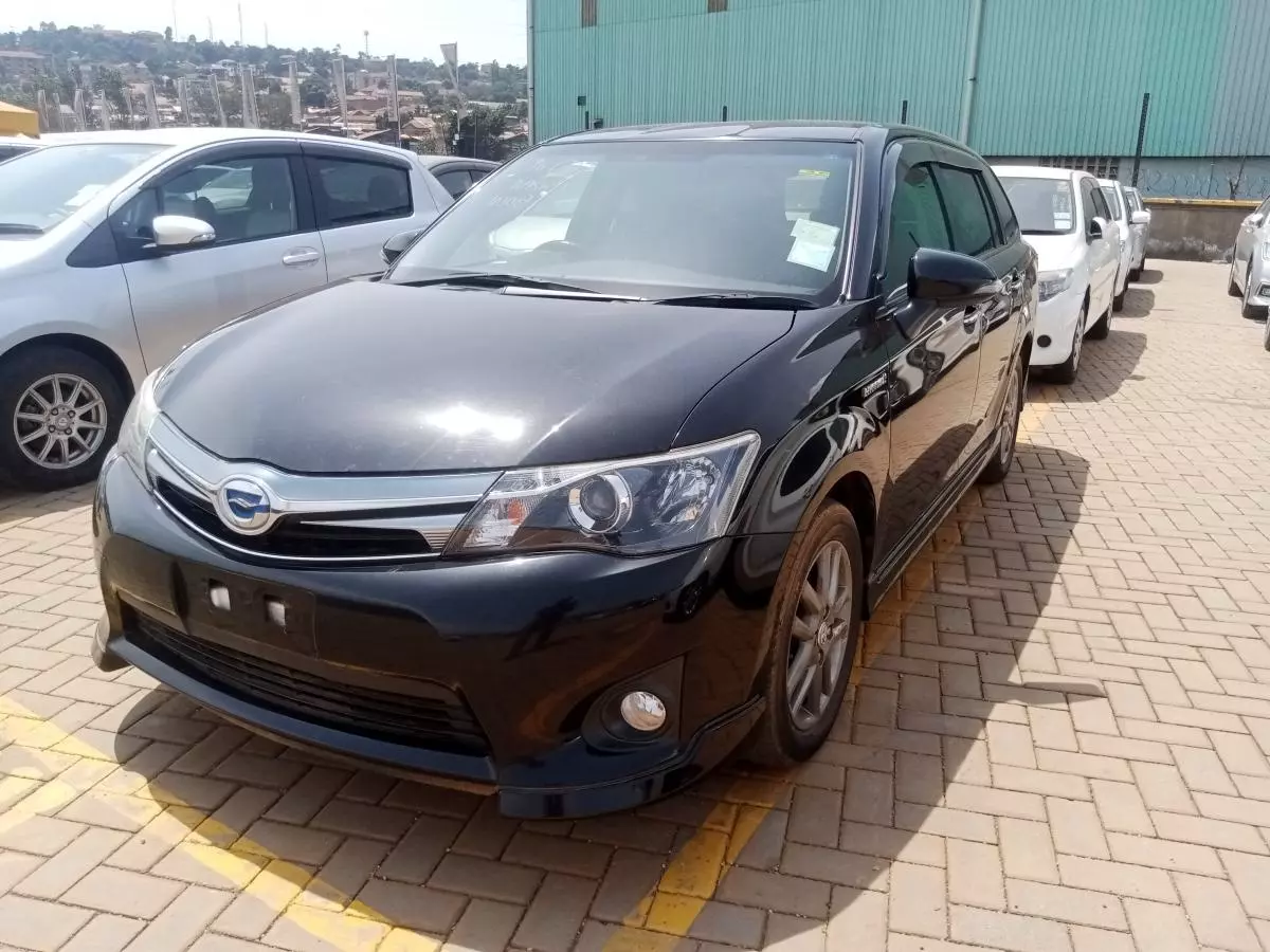 Toyota Fielder hybrid    - 2015