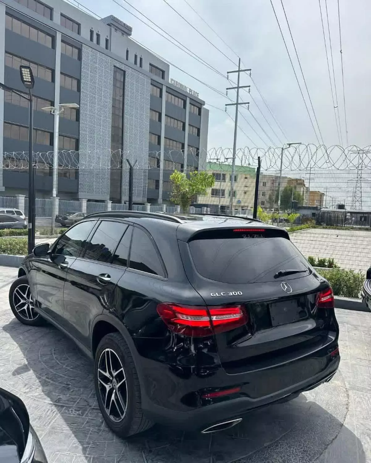 Mercedes-Benz GLC 300   - 2018