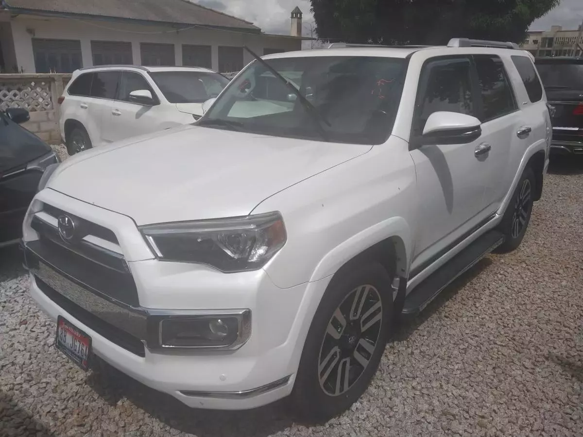 Toyota 4-Runner   - 2014