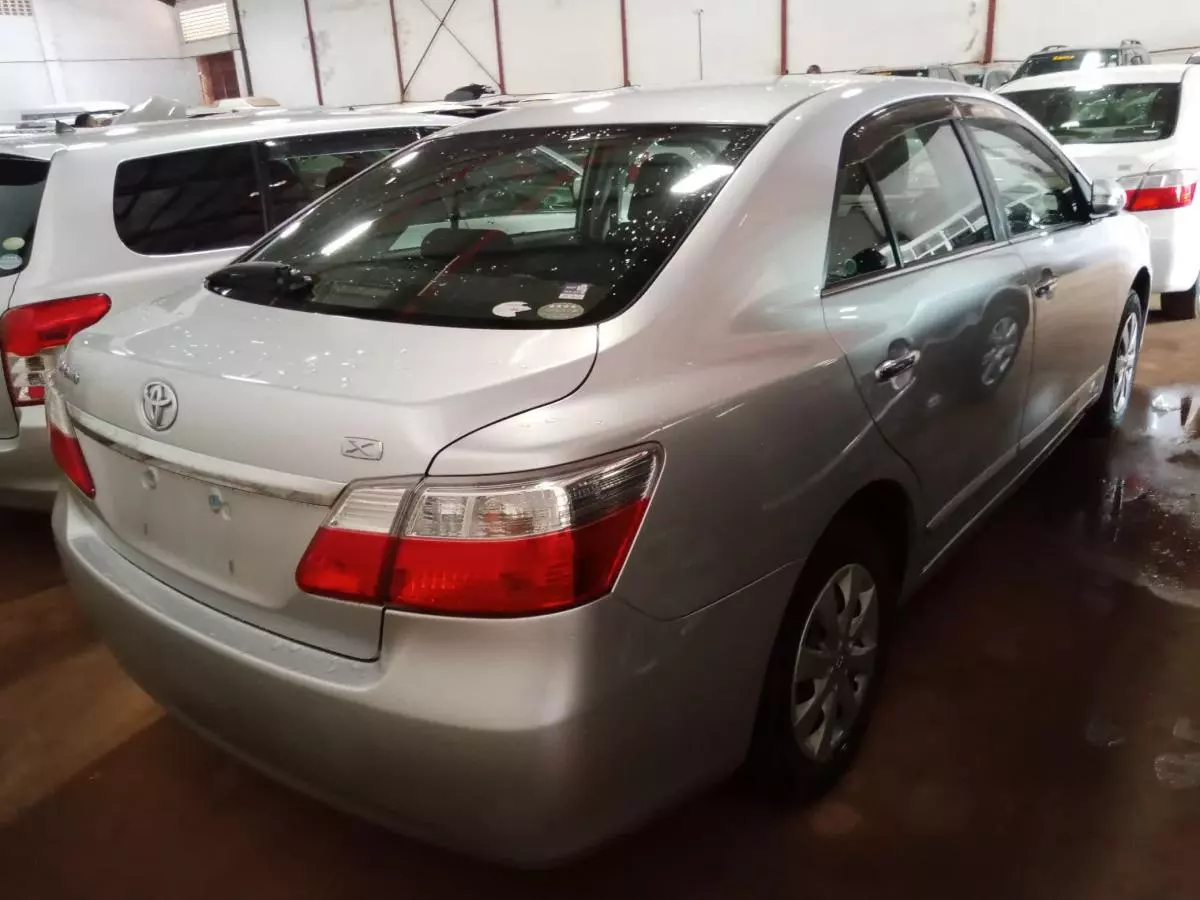 Toyota Premio    - 2009