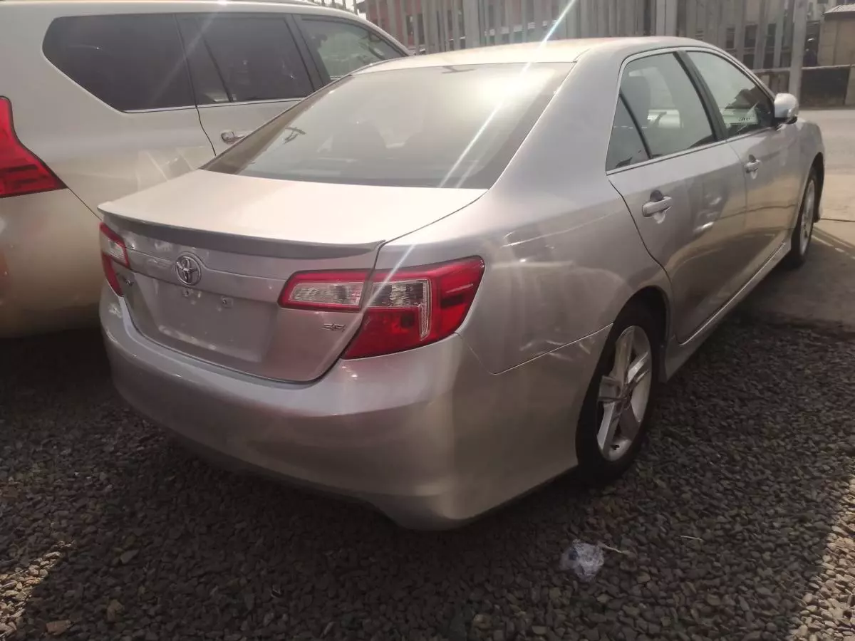 Toyota Camry   - 2013