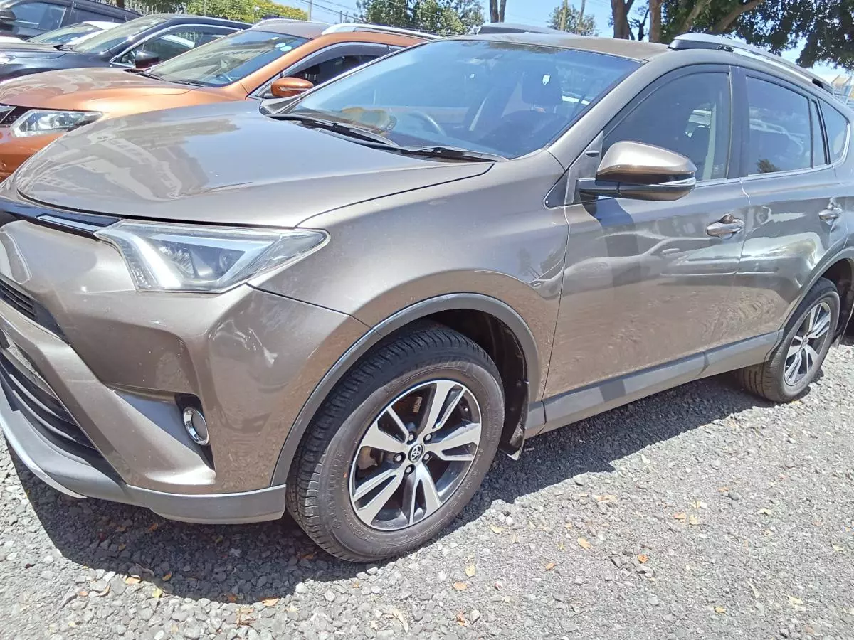 Toyota RAV 4   - 2016