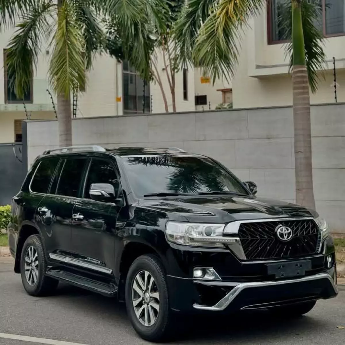 Toyota Land Cruiser GXR   - 2016