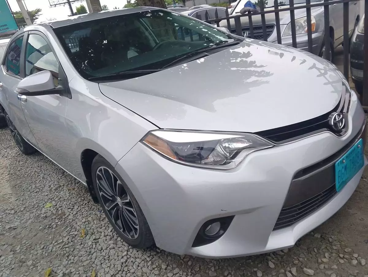 Toyota Corolla   - 2014