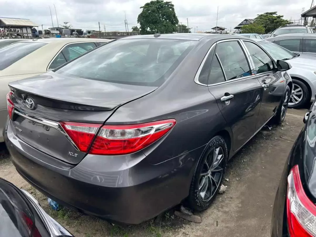 Toyota Camry   - 2015