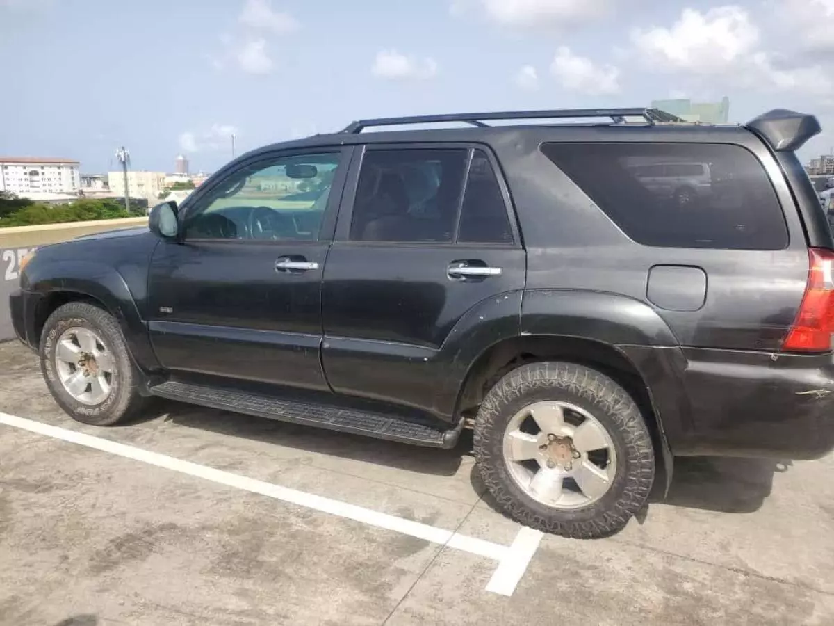 Toyota 4-Runner   - 2006