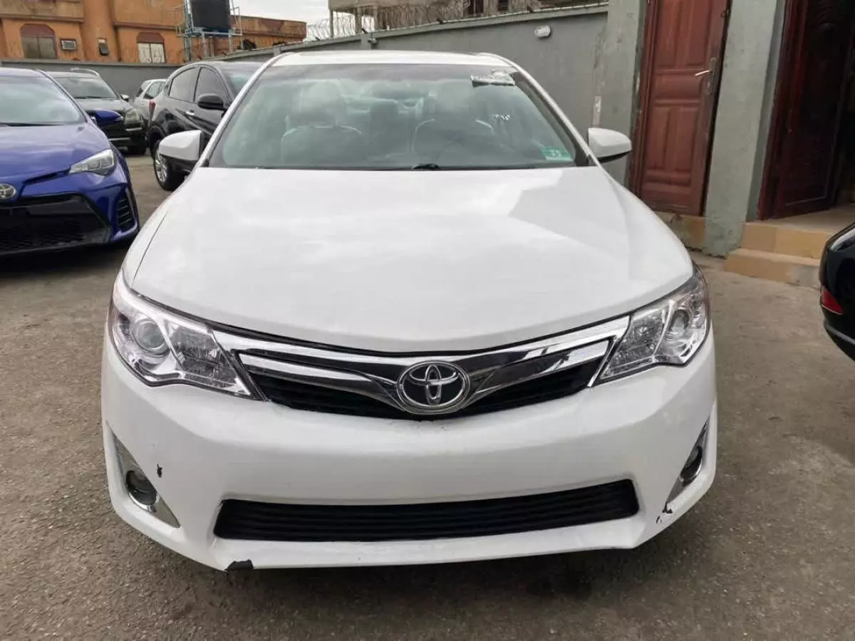 Toyota Camry   - 2012