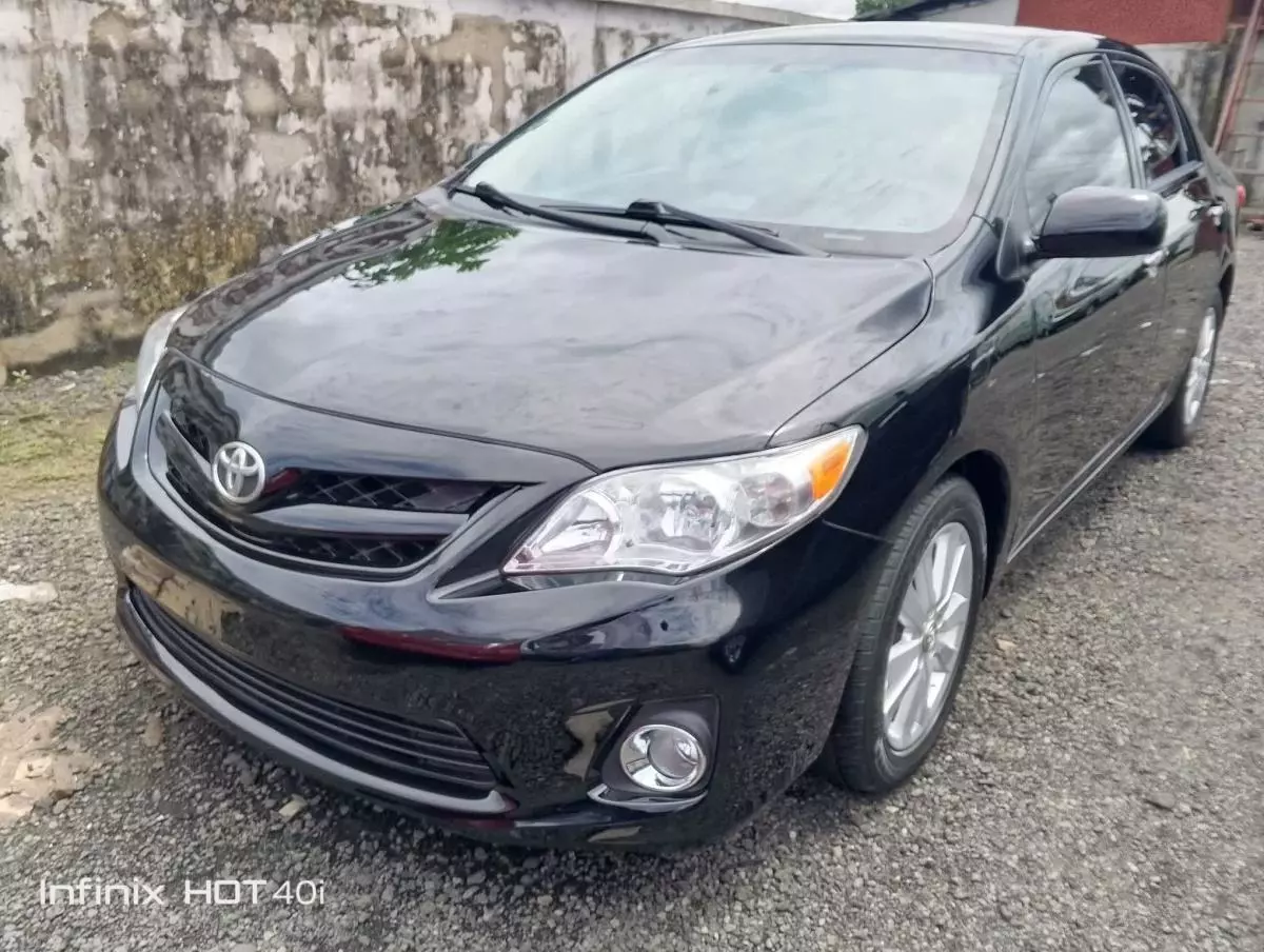 Toyota Corolla   - 2011