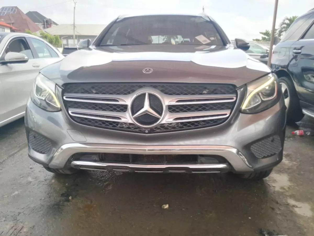 Mercedes-Benz GLC 300   - 2018