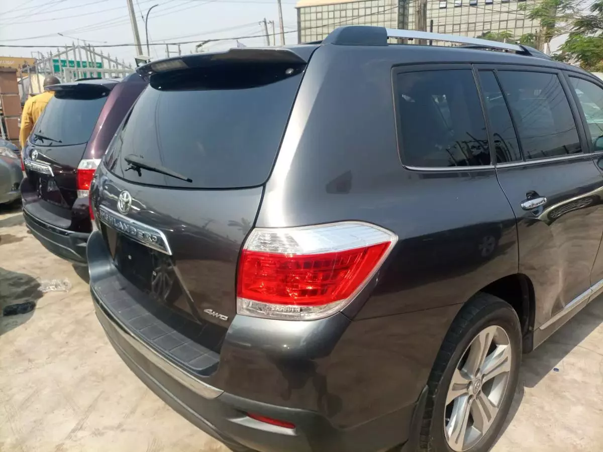 Toyota Highlander - 2013