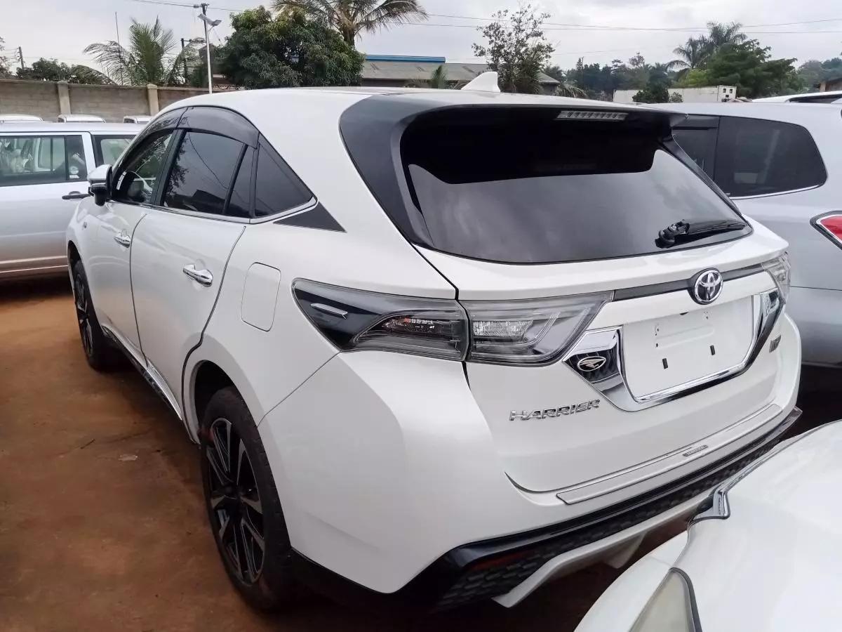 Toyota Harrier   - 2015