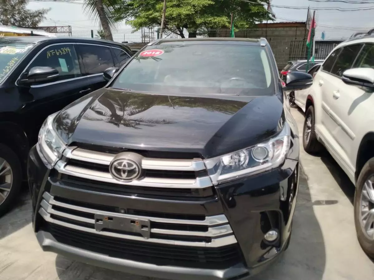 Toyota Highlander   - 2017