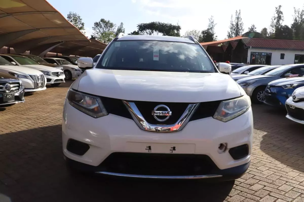 Nissan x-trail hybrid   - 2016