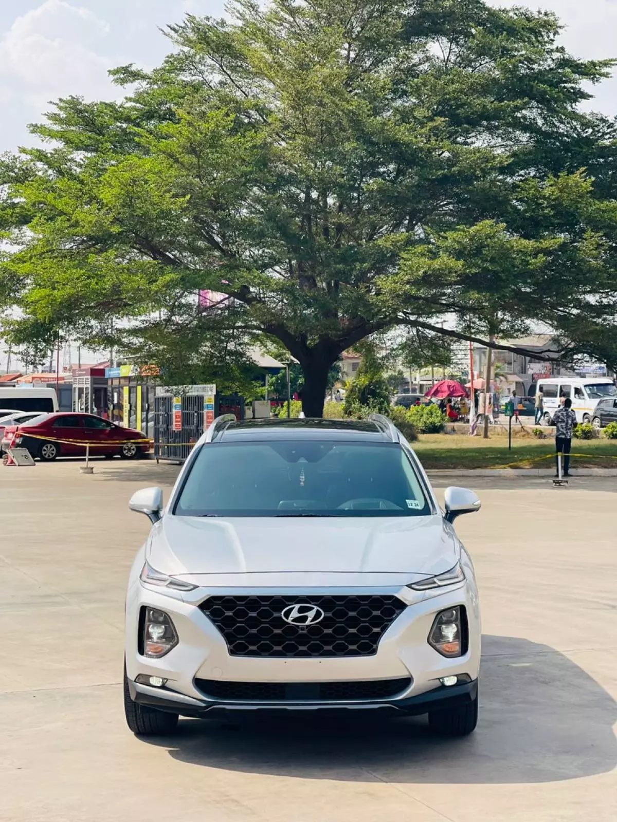 Hyundai Santa Fe   - 2019