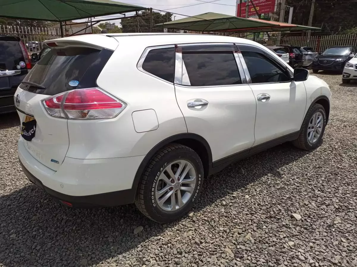 Nissan X-Trail - 2014