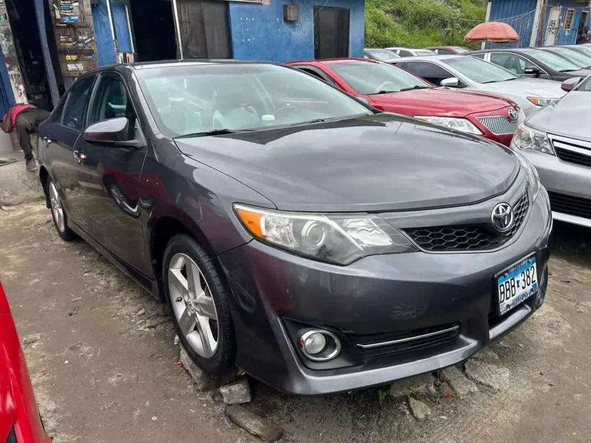 Toyota Camry   - 2012