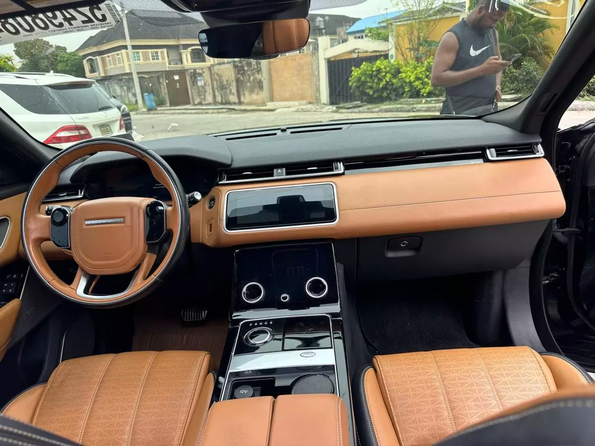 Land Rover Range Rover Velar   - 2018