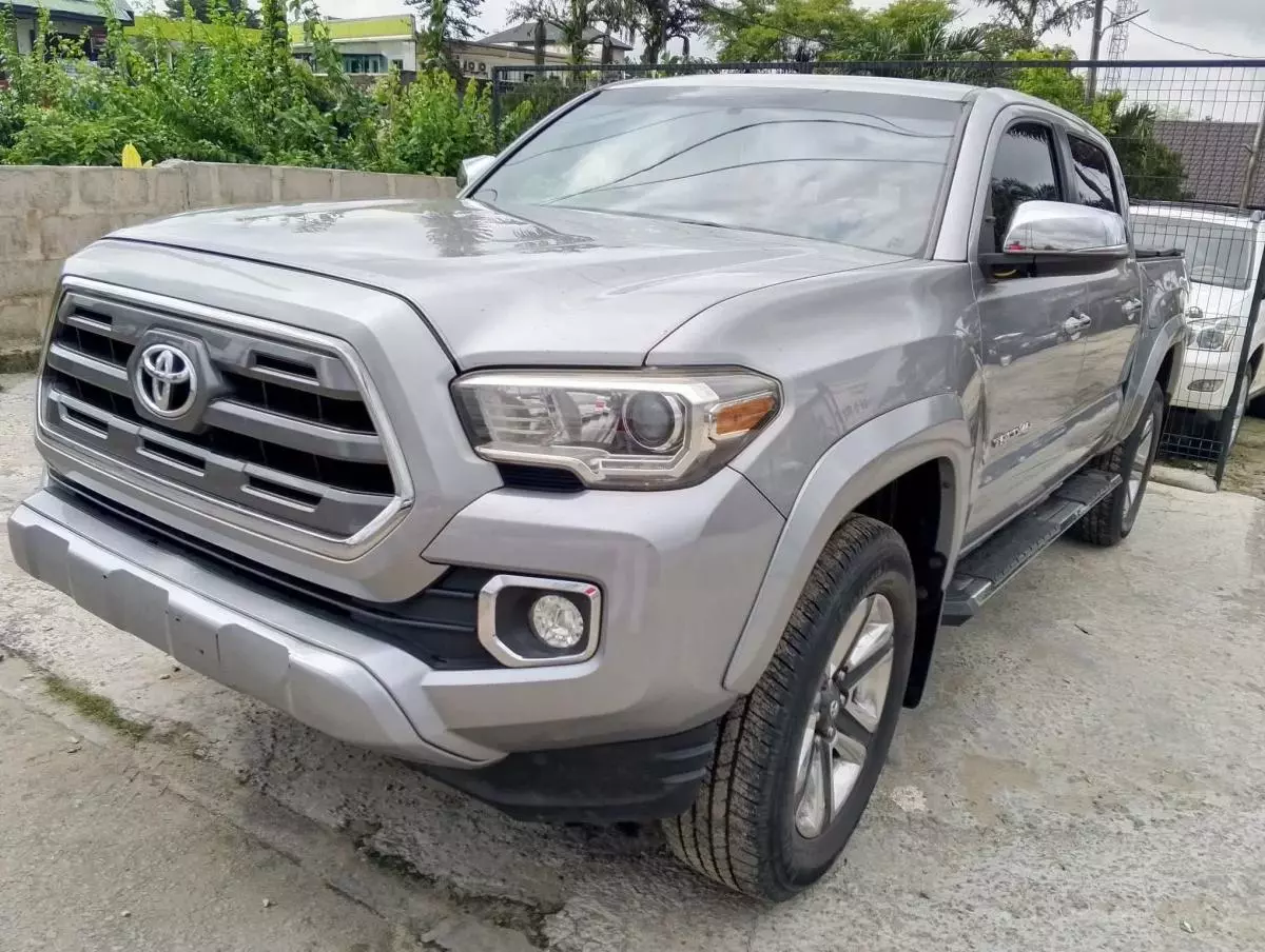 Toyota Tacoma   - 2016