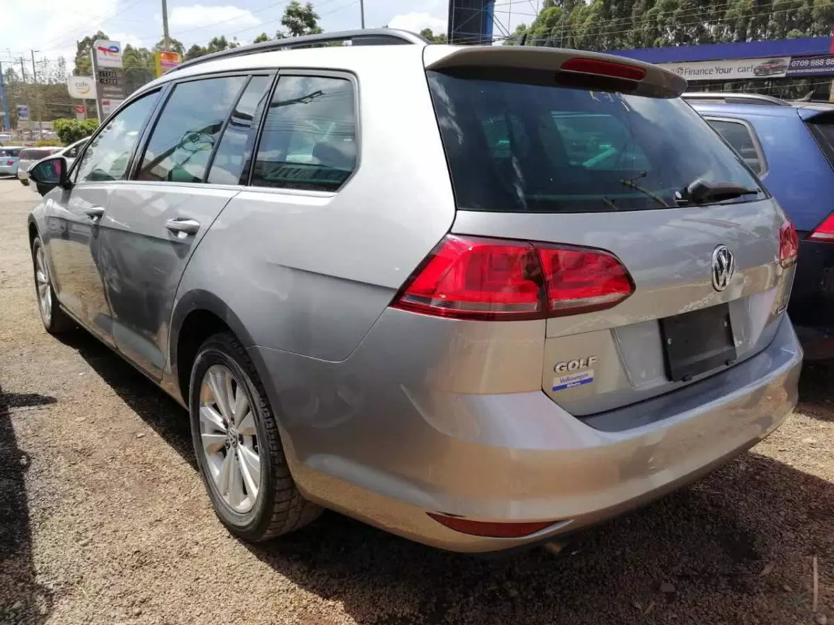 Volkswagen Golf - 2015