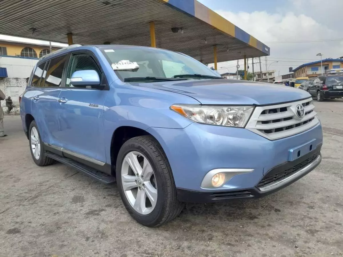 Toyota Highlander   - 2010