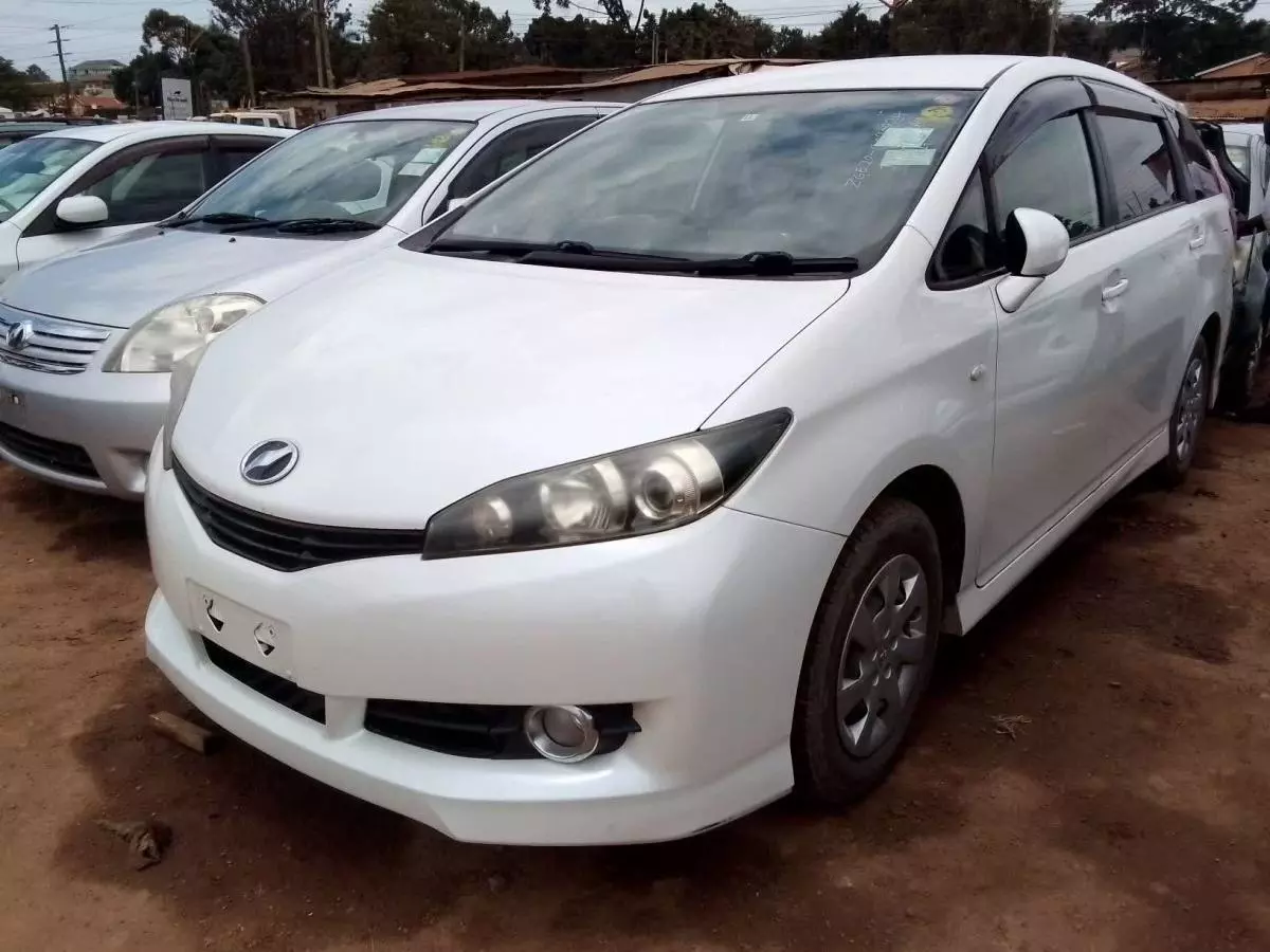 Toyota Wish   - 2010