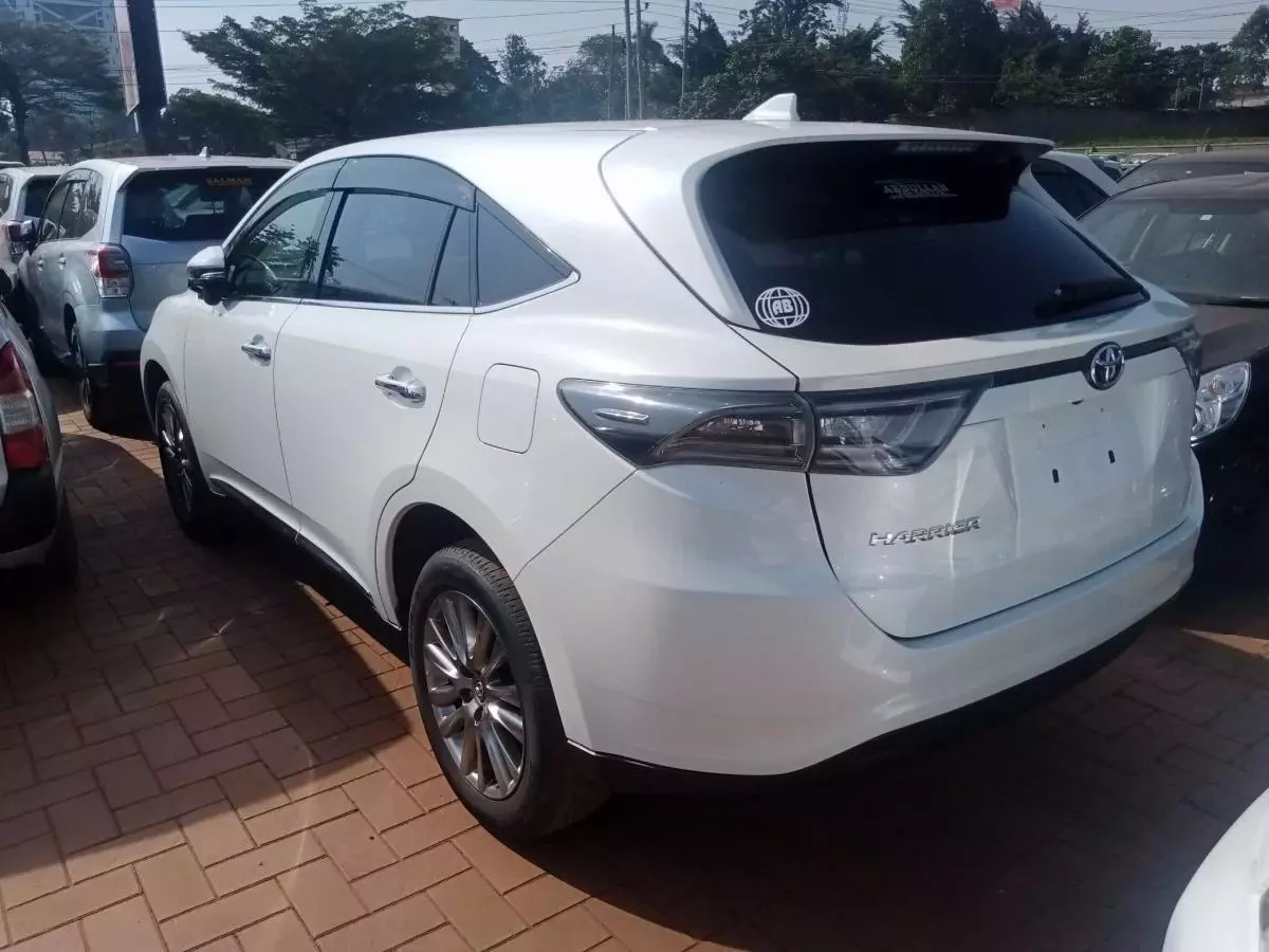 Toyota Harrier   - 2014