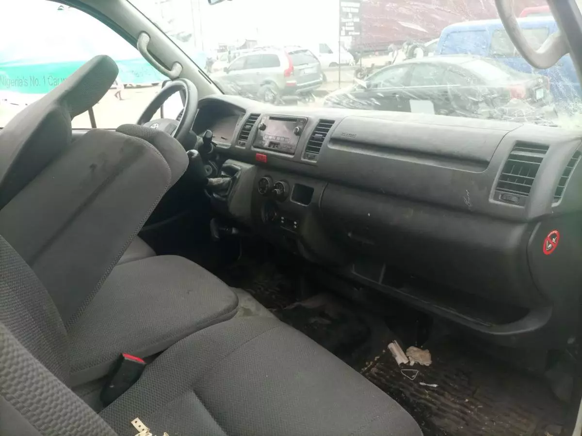 Toyota Hiace - 2017
