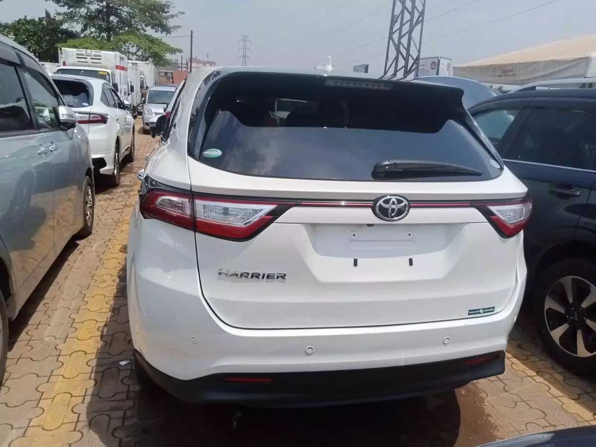 Toyota Harrier   - 2015