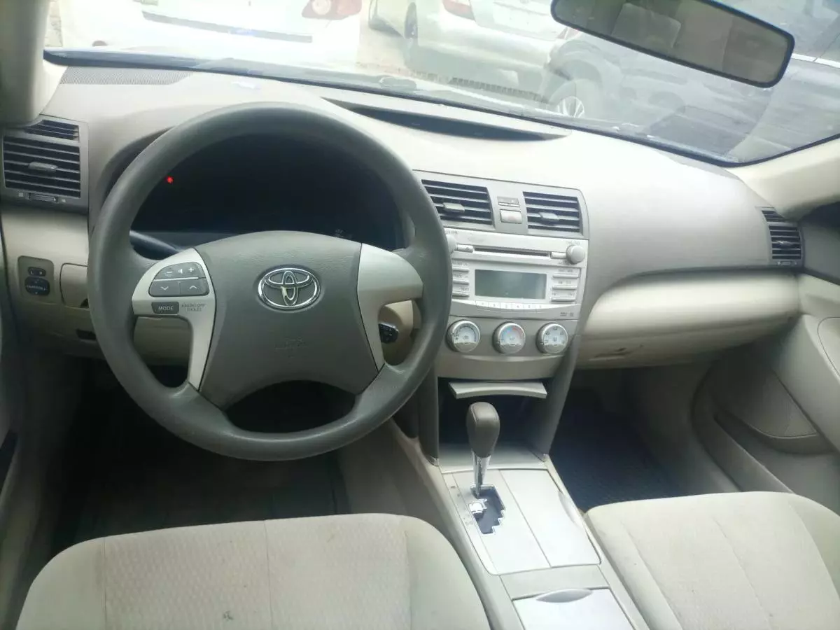 Toyota Camry - 2011