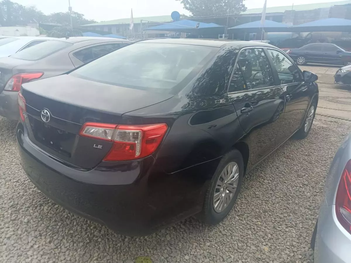 Toyota Camry   - 2012