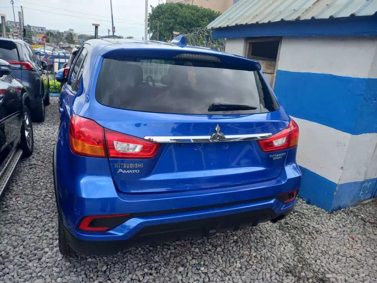 Mitsubishi OUTLANDER   - 2019