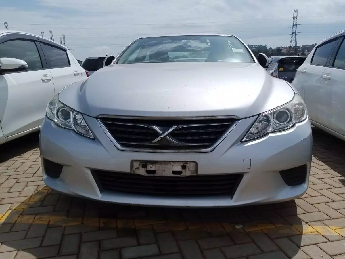 Toyota Mark X   - 2011