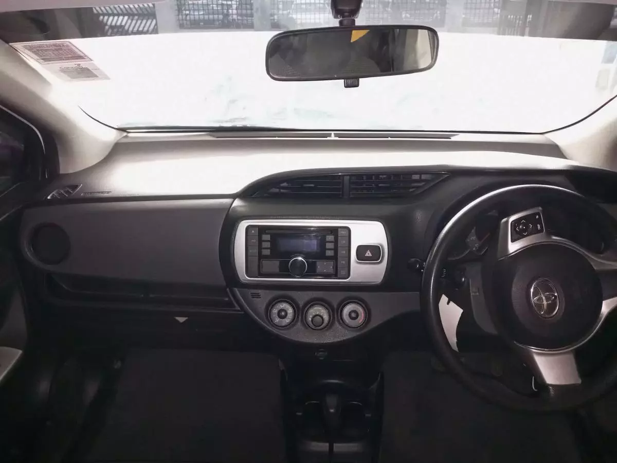 Toyota Vitz - 2013